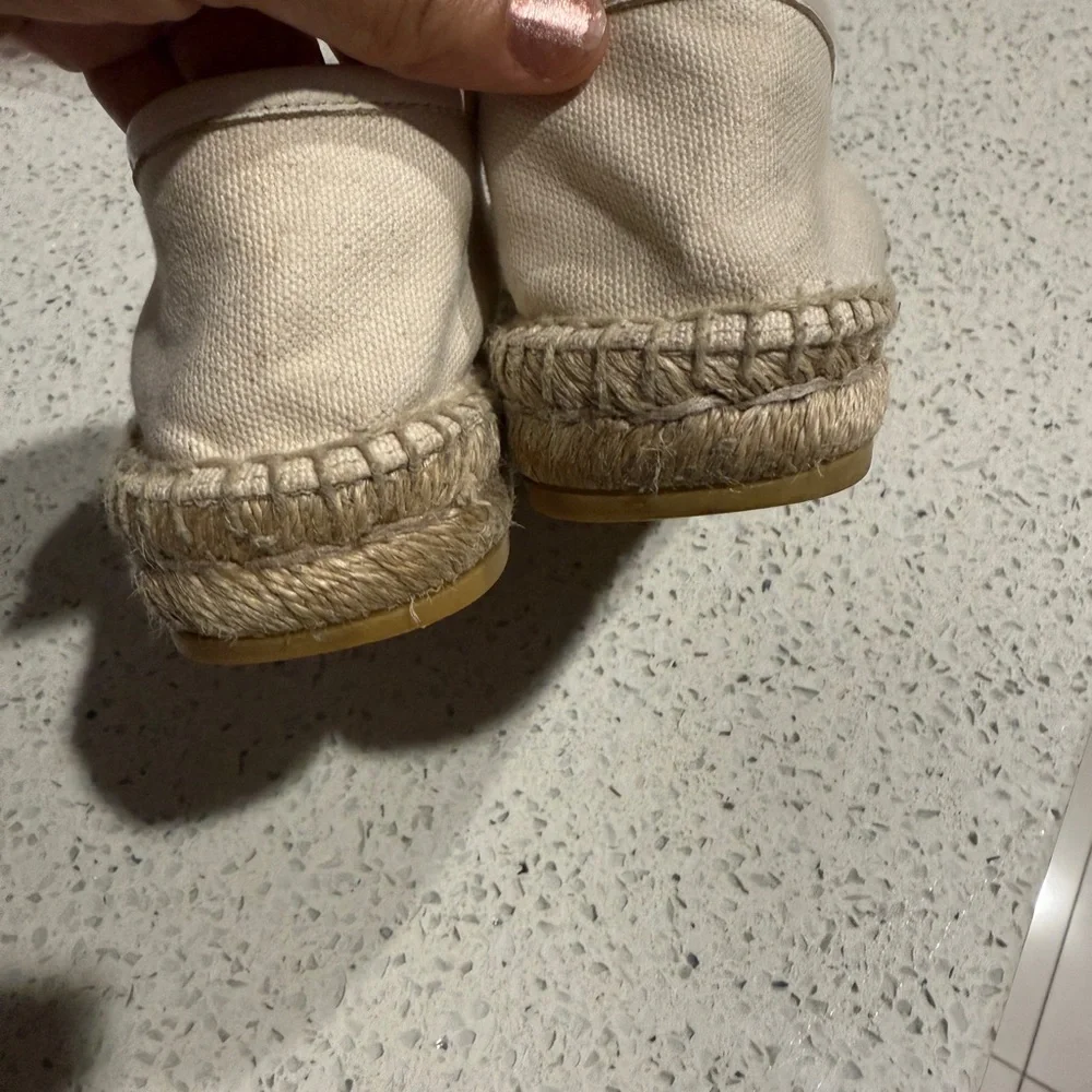 Gucci Women's Beige Espadrilles with Logo - Picture 9 of 11